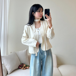 【マフラー付き】ボタンVネッククロップジャケット IVORY