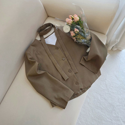 【マフラー付き】ボタンVネッククロップジャケット