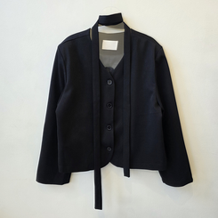 【マフラー付き】ボタンVネッククロップジャケット
