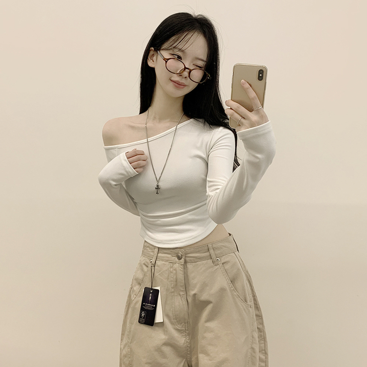 ワンオフショルダークロップ長袖Tシャツ IVORY