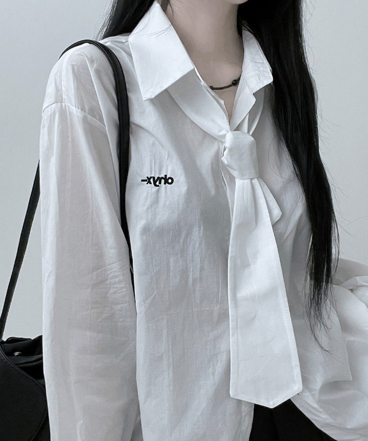 【タイ付き】レタリング刺繍シャツ WHITE