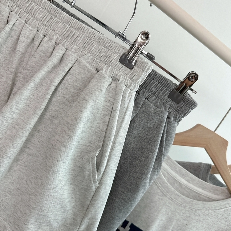 【SET】レタリングラウンド長袖Tシャツ ショートパンツ