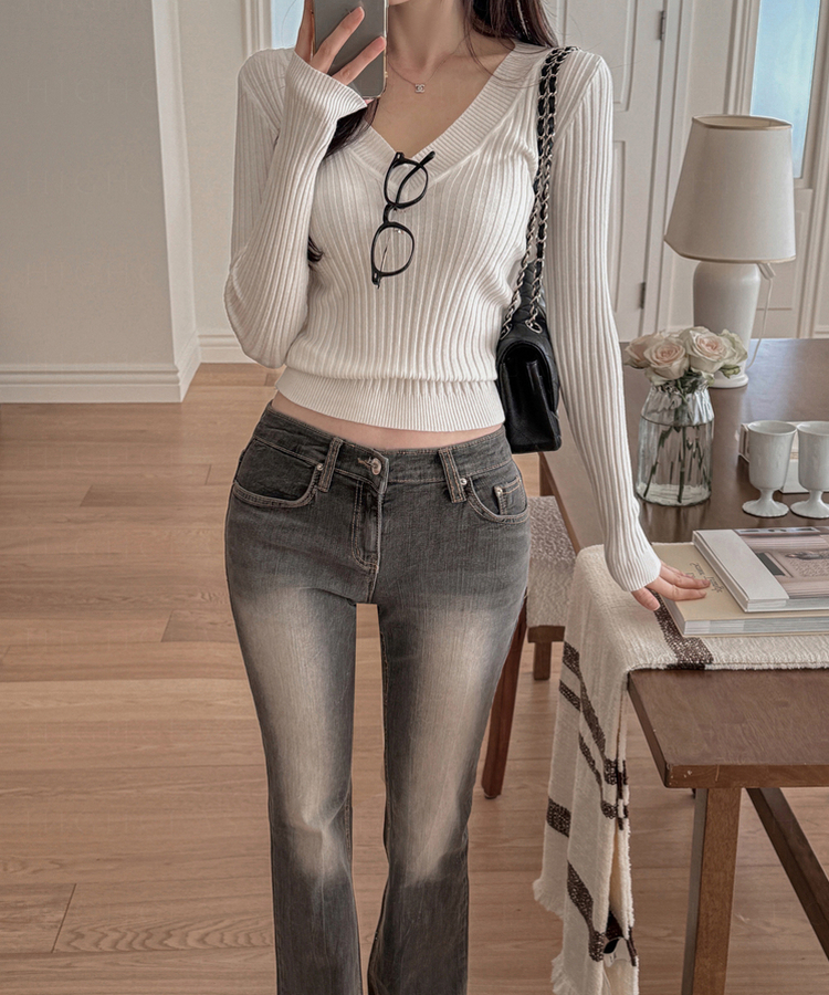 Vネックスリムニット IVORY