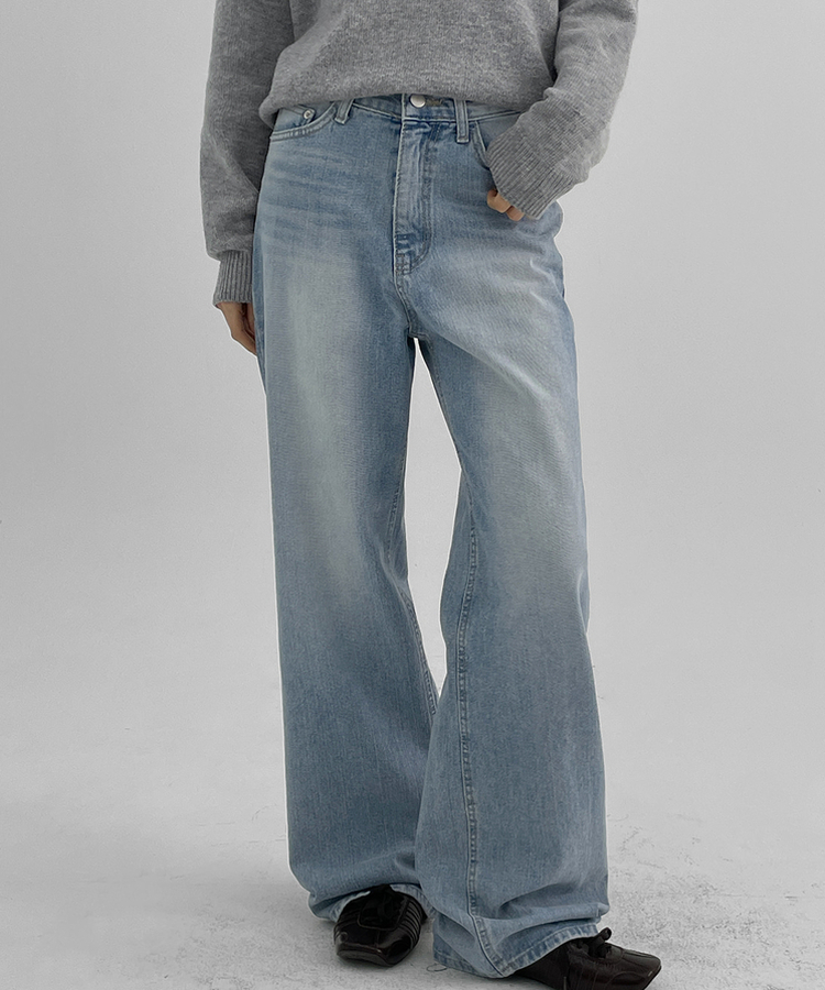 ストレートワイドデニムパンツ LIGHT BLUE