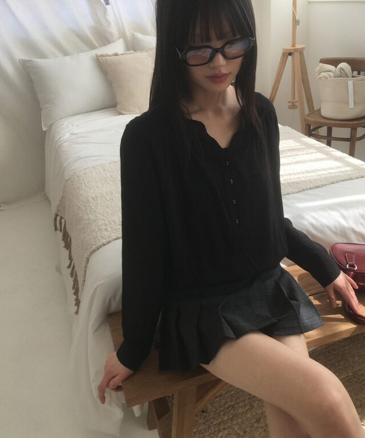 ボタンシャーリングブラウス BLACK
