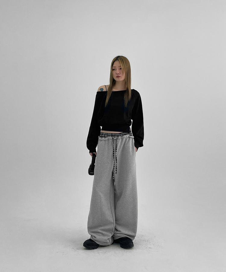 オフショルダースリットクロップトレーナー BLACK