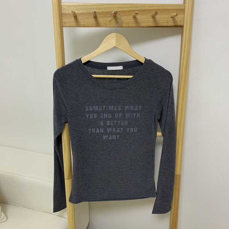 レタリング長袖Tシャツ