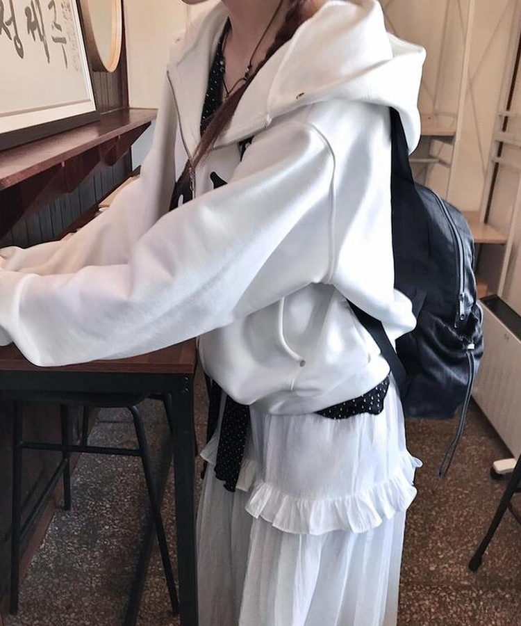 ワッペンフードジップアップ IVORY
