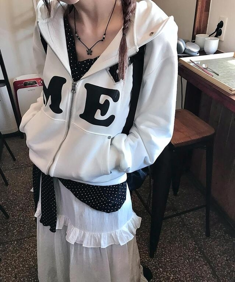 ワッペンフードジップアップ IVORY