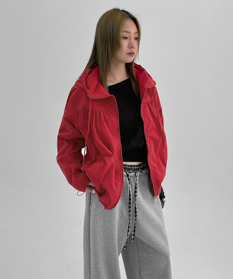 シャーリングウィンドブレーカー RED