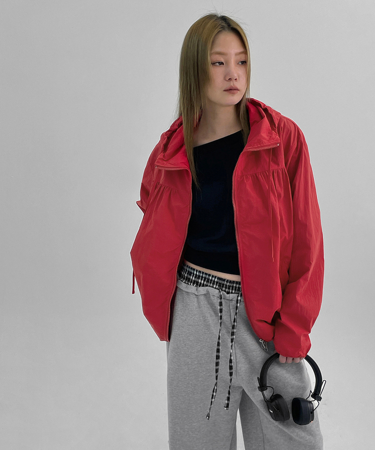 シャーリングウィンドブレーカー RED