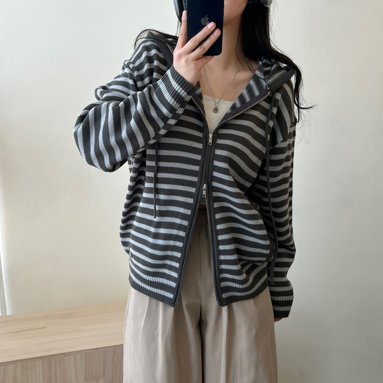 ストライプルーズフードニットジップアップ CHARCOAL