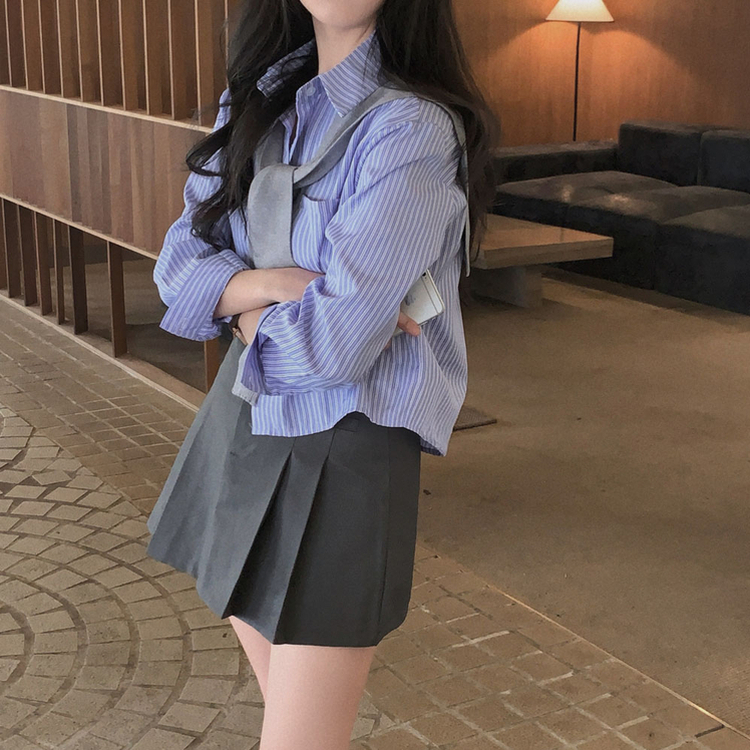 도미노 플리츠 투핀턱 페이크포켓 A라인 미니 스커트 차콜