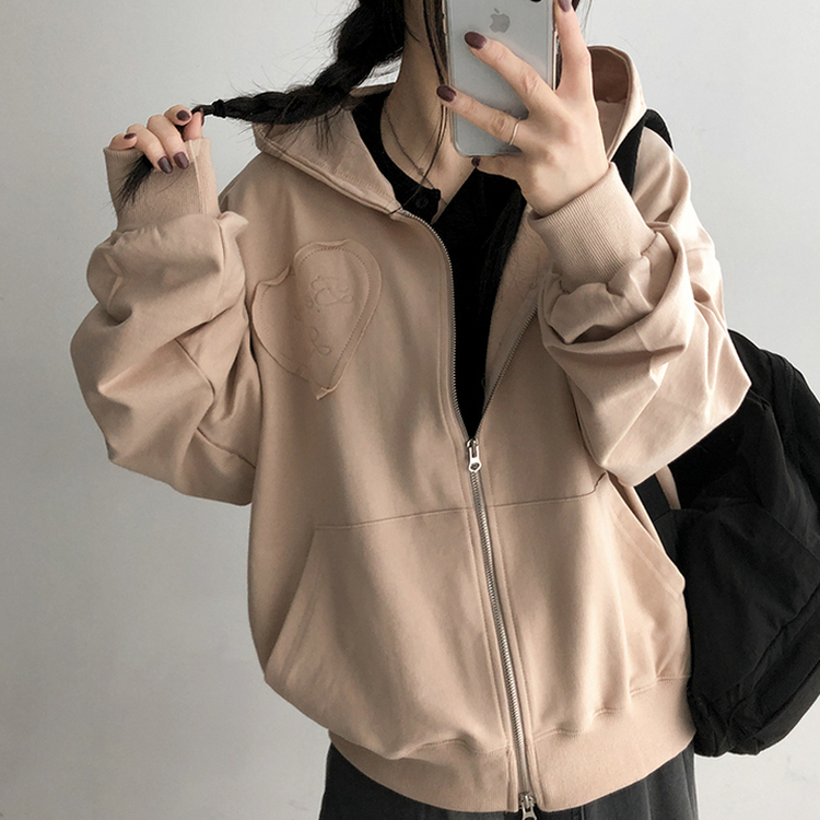 ハート刺繍フードジップアップ BEIGE