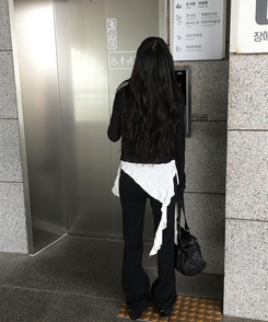 【丈別】スリムフィットブーツカットパンツ BLACK