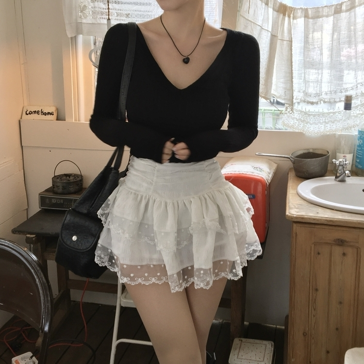 Vネックボリュームケーブルニット BLACK