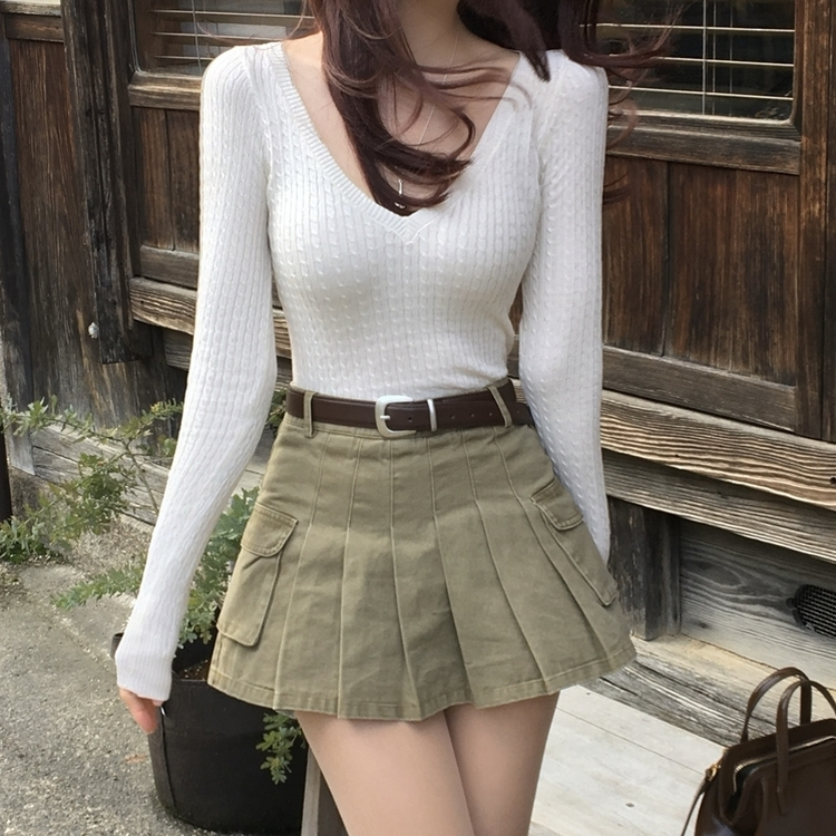 Vネックボリュームケーブルニット IVORY