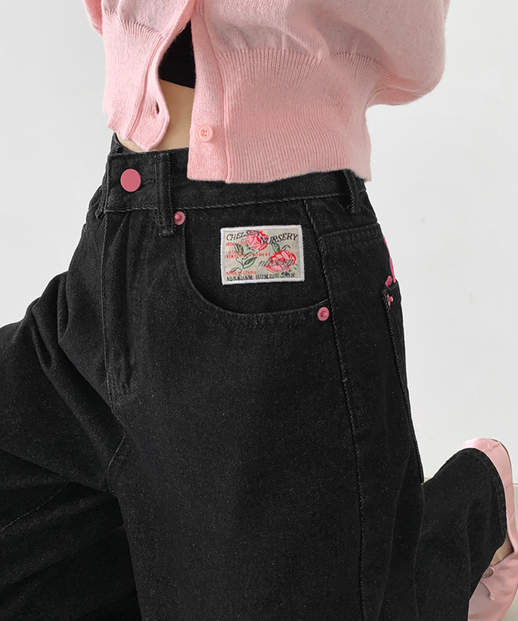レタリング刺繍バルーンデニムパンツ BLACK DENIM