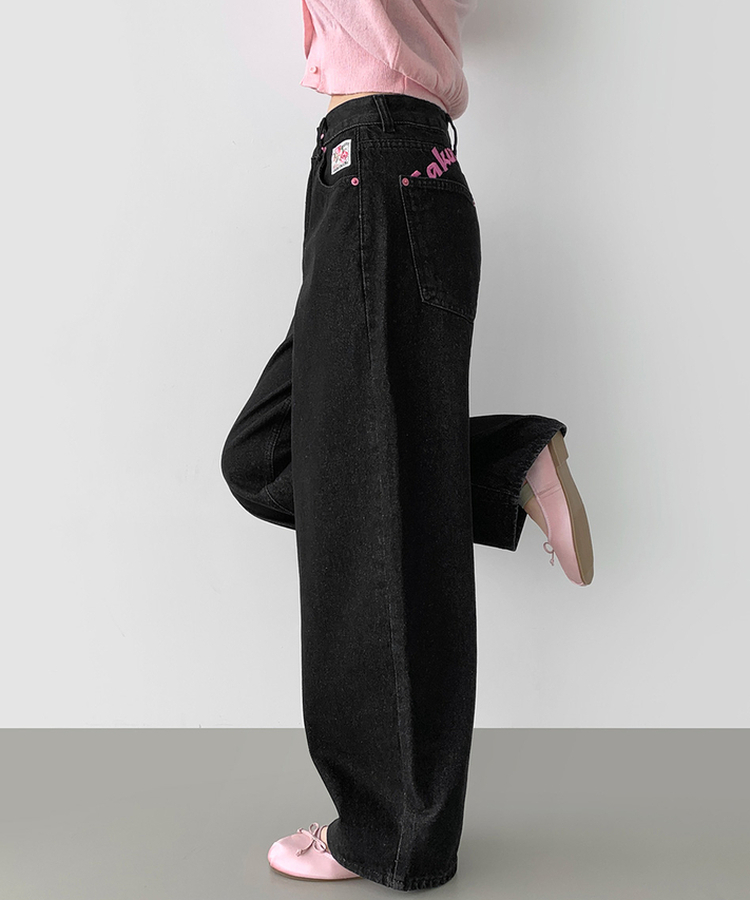 レタリング刺繍バルーンデニムパンツ BLACK DENIM