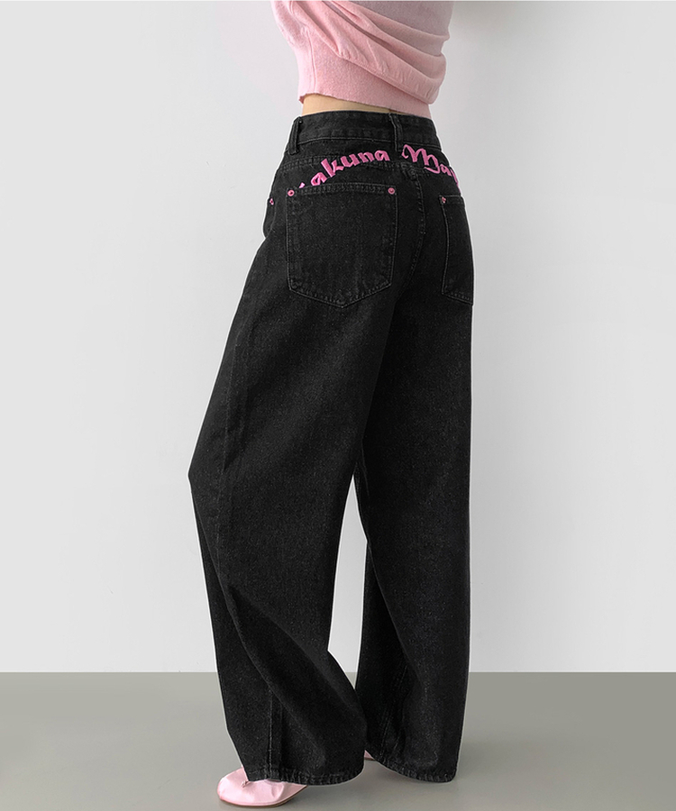 レタリング刺繍バルーンデニムパンツ BLACK DENIM