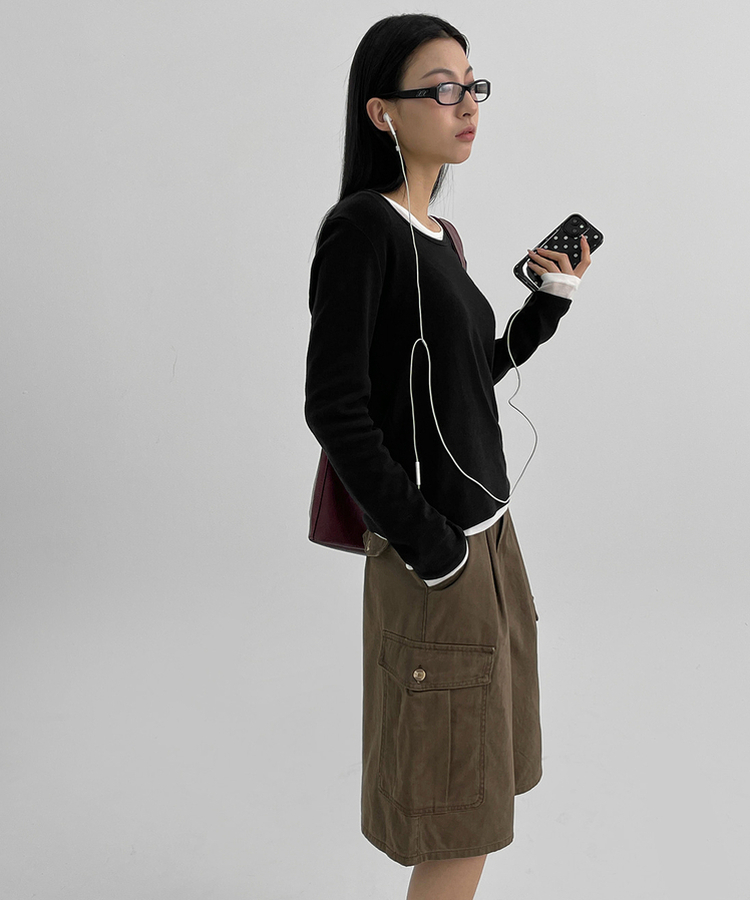 ルーズフィットUネック長袖Tシャツ BLACK