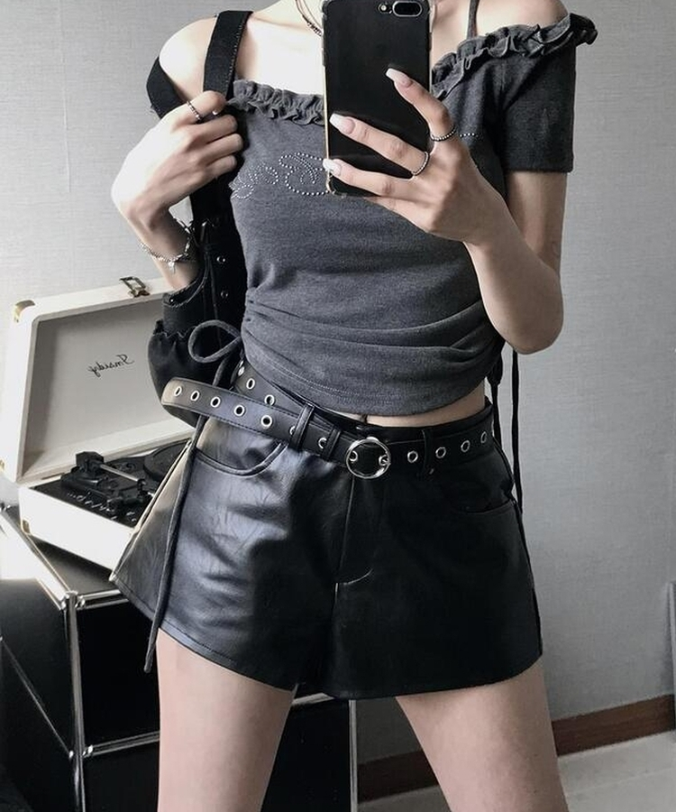リベットローショートパンツ BLACK