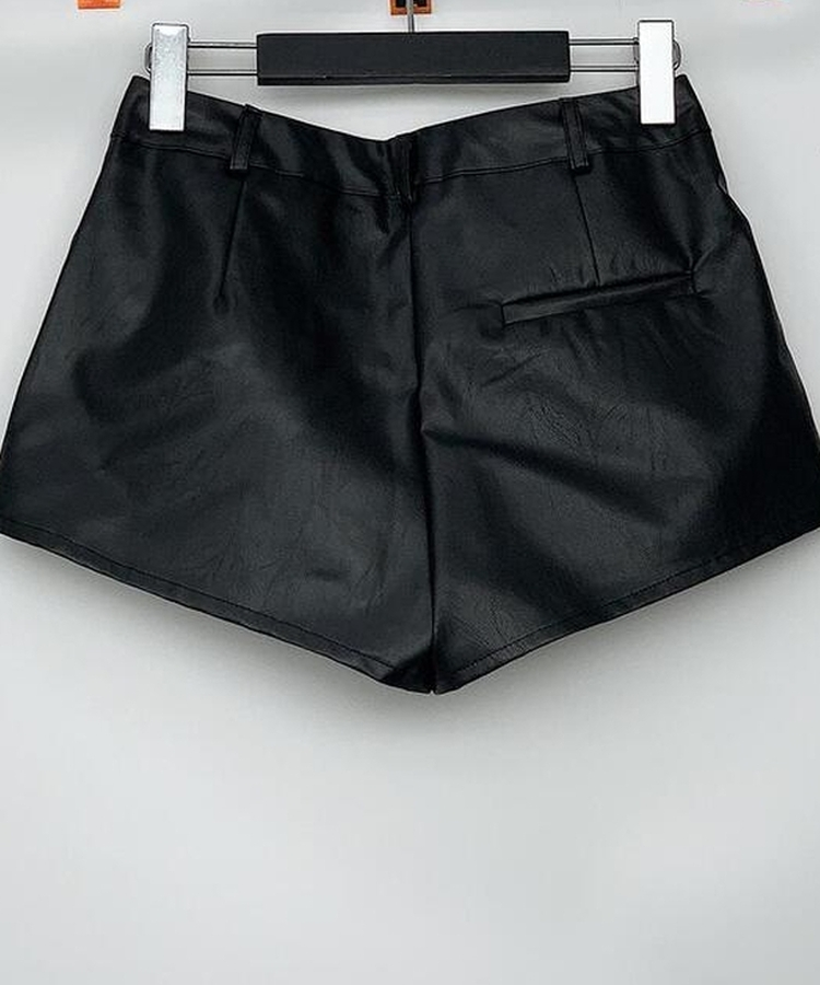 リベットローショートパンツ