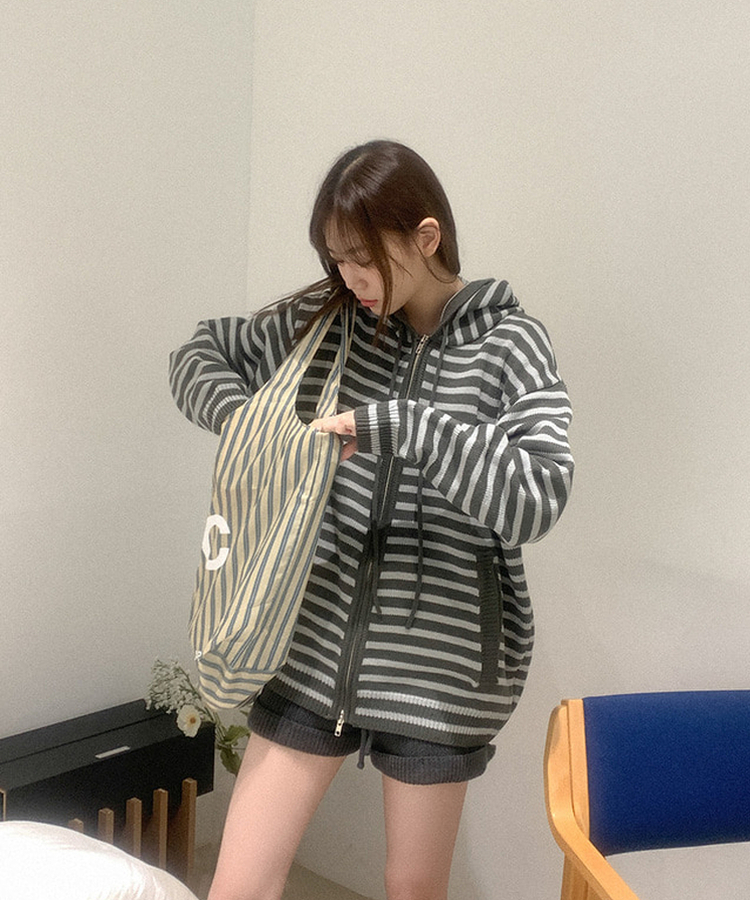 ストライプニットフードジップアップ CHARCOAL