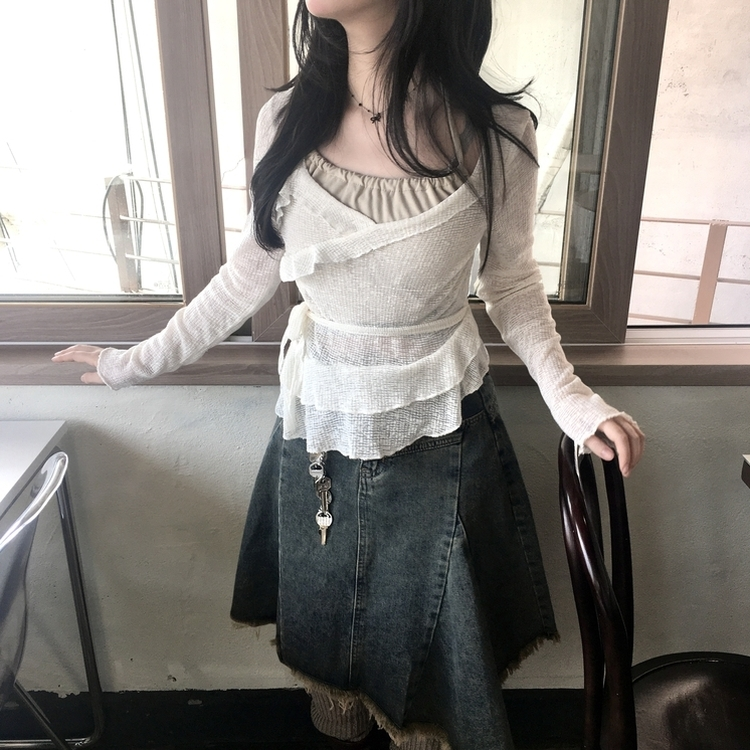 언발 프릴 나시 일체형 레이어드 긴팔 시스루 니트 베이지