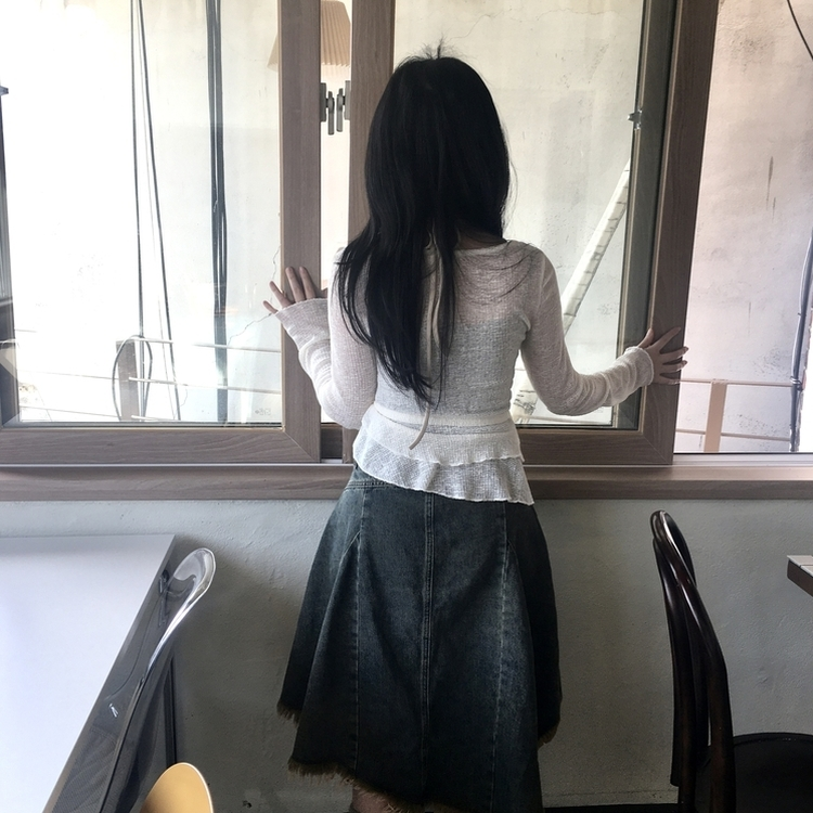 언발 프릴 나시 일체형 레이어드 긴팔 시스루 니트 베이지