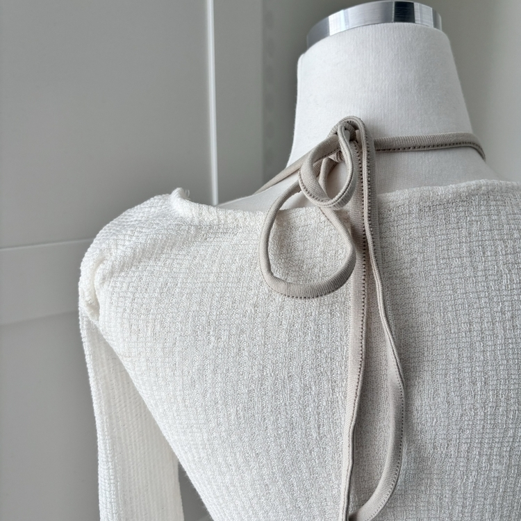 언발 프릴 나시 일체형 레이어드 긴팔 시스루 니트