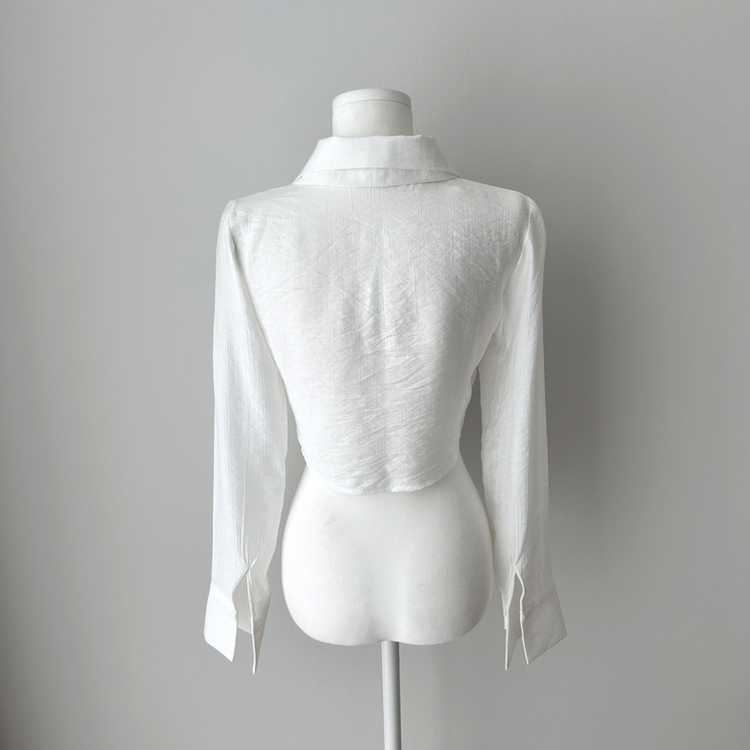 【タイ付き】クロップレイヤードブラウス