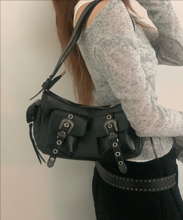 バックルベルトレザーショルダーバッグ BLACK