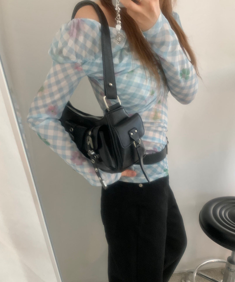 バックルベルトレザーショルダーバッグ BLACK