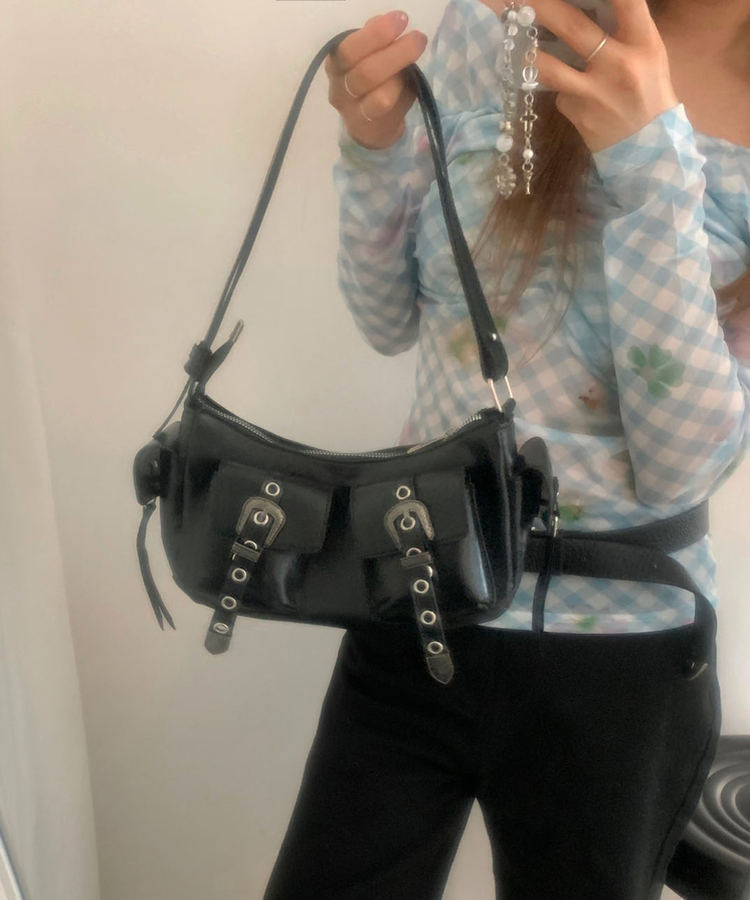 バックルベルトレザーショルダーバッグ BLACK