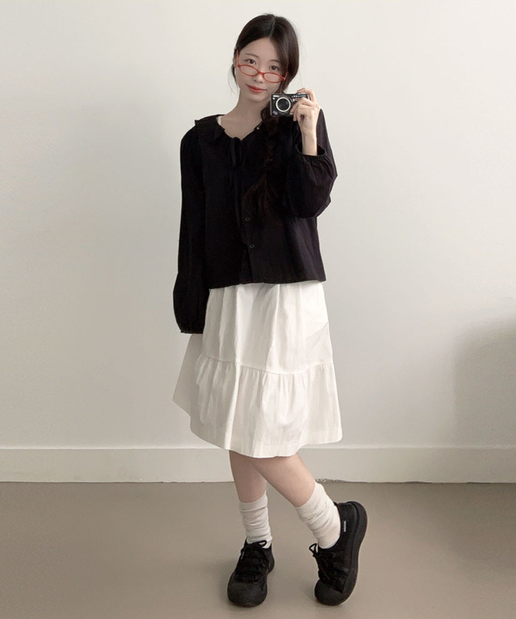 와튼 프론트 핀턱 포켓 코튼 플레어 밴딩 미디스커트 블랙