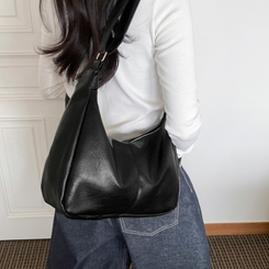 レザーショルダークロスバッグ BLACK