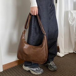 レザーショルダークロスバッグ BROWN