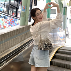 (キッチ/ガーリームード♥) ベアトリピンタックフリルレースフードブラウス   CREAM