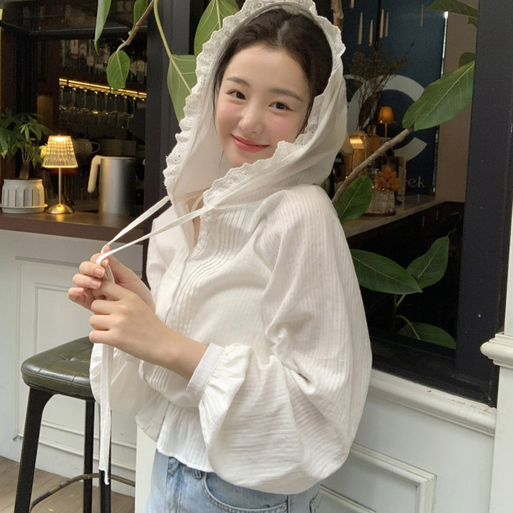 (キッチ/ガーリームード♥) ベアトリピンタックフリルレースフードブラウス   CREAM