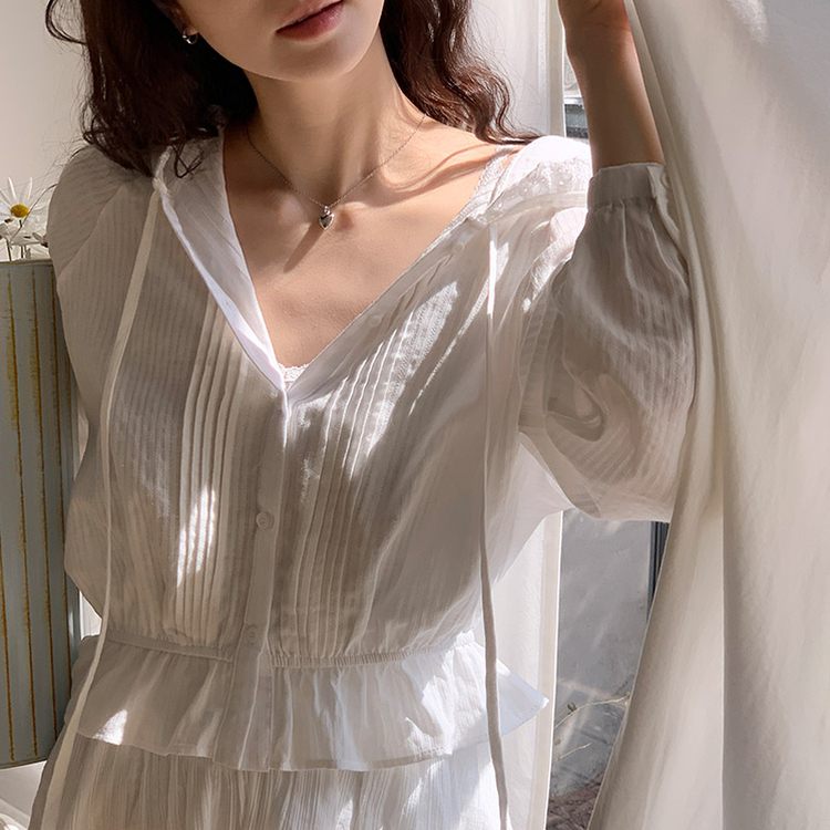 (キッチ/ガーリームード♥) ベアトリピンタックフリルレースフードブラウス   CREAM