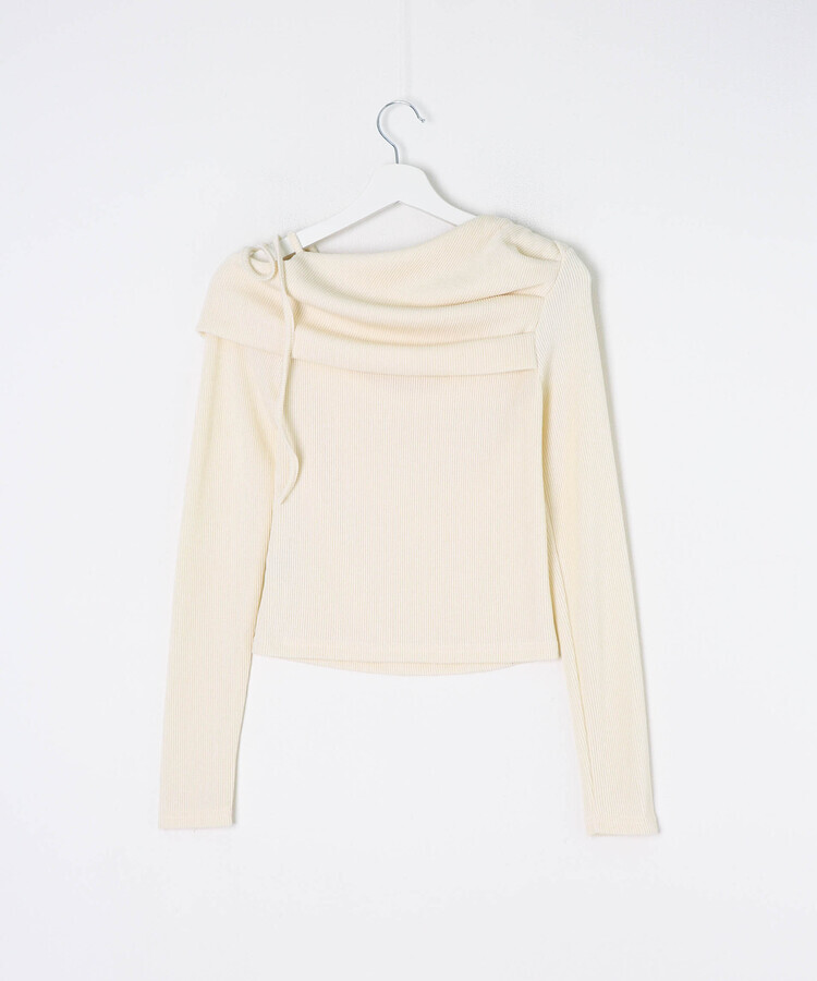 リボンオフショルダーTシャツ