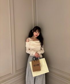 リボンオフショルダーTシャツ IVORY