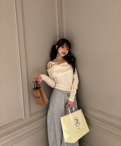 リボンオフショルダーTシャツ IVORY