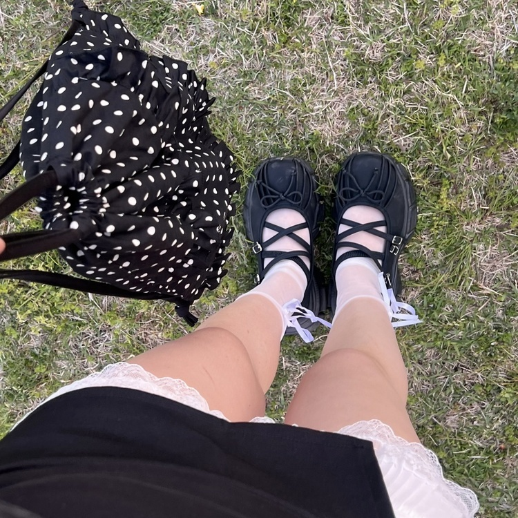 도트 프릴 배낭 블랙