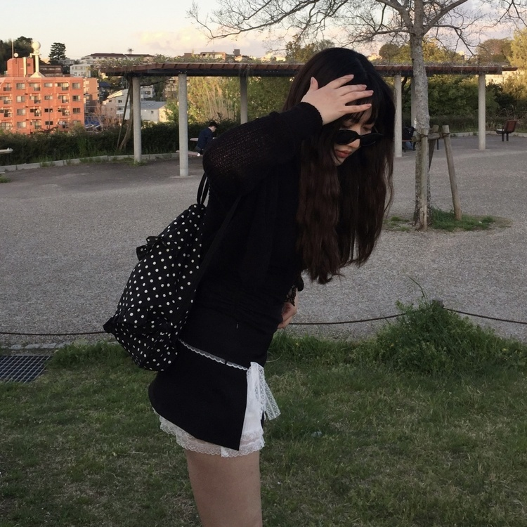도트 프릴 배낭 블랙