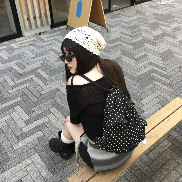 도트 프릴 배낭 블랙