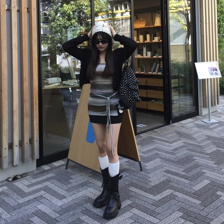 도트 프릴 배낭 블랙