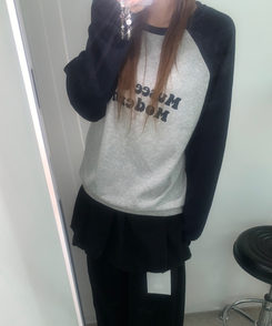 レタリングラグラントレーナー GREY