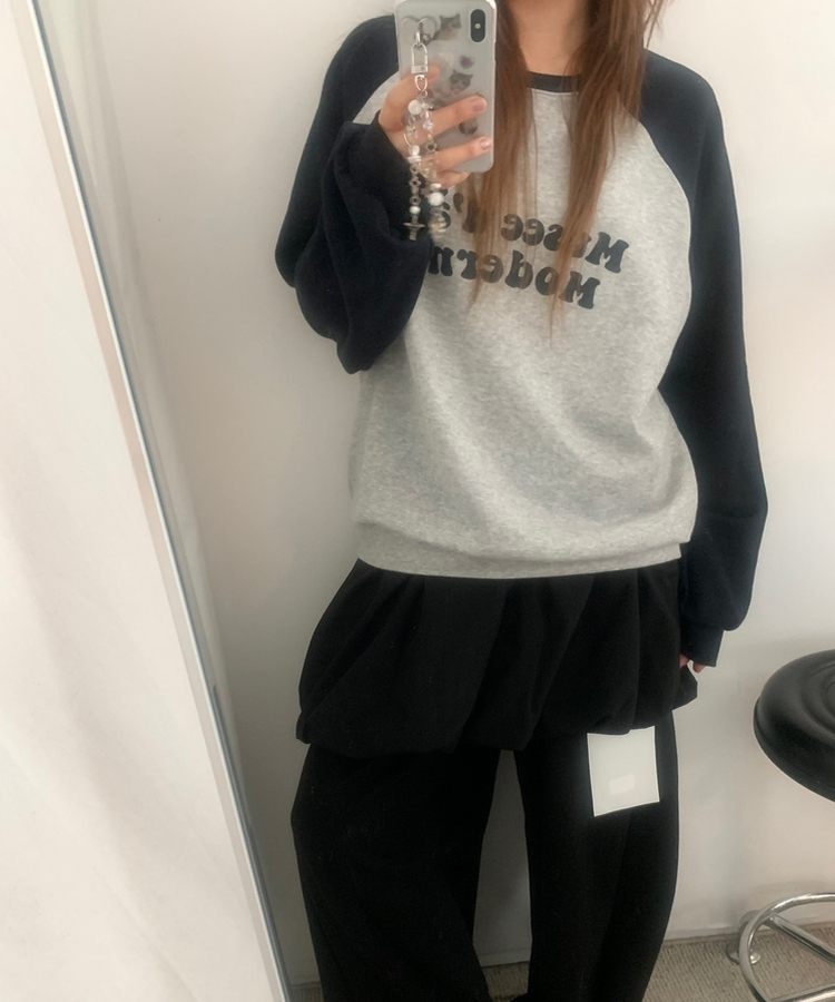 レタリングラグラントレーナー GREY